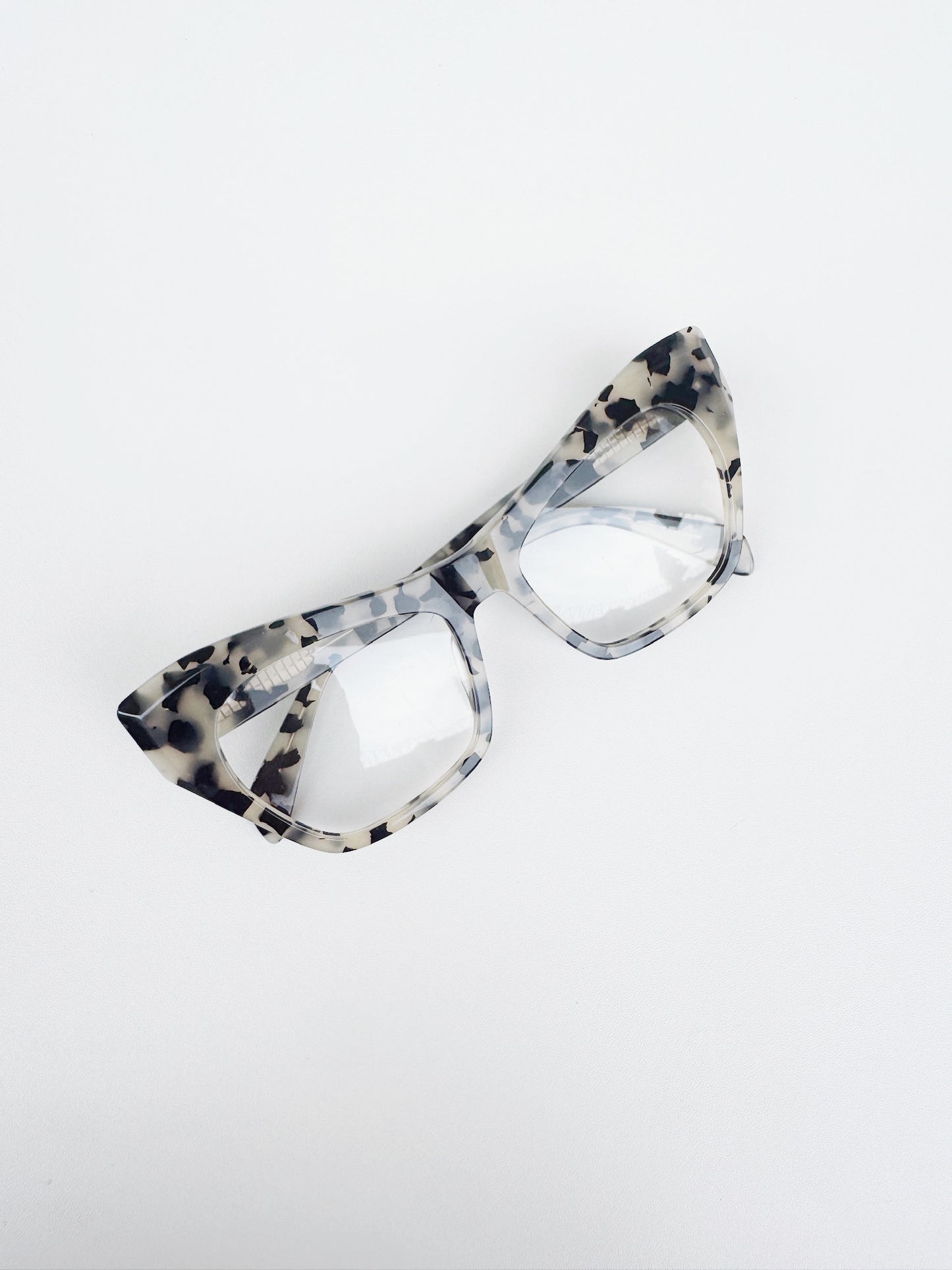 Leopard Print Angular Cat-Eye Frame
